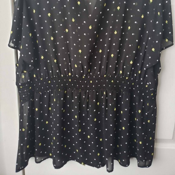 Black with lemon print, short sleeve, sheer, chiffon, button-up blouse - Picture 5 of 6